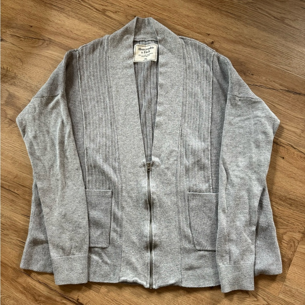 Women’s gray ribbed half zip cardigan size M